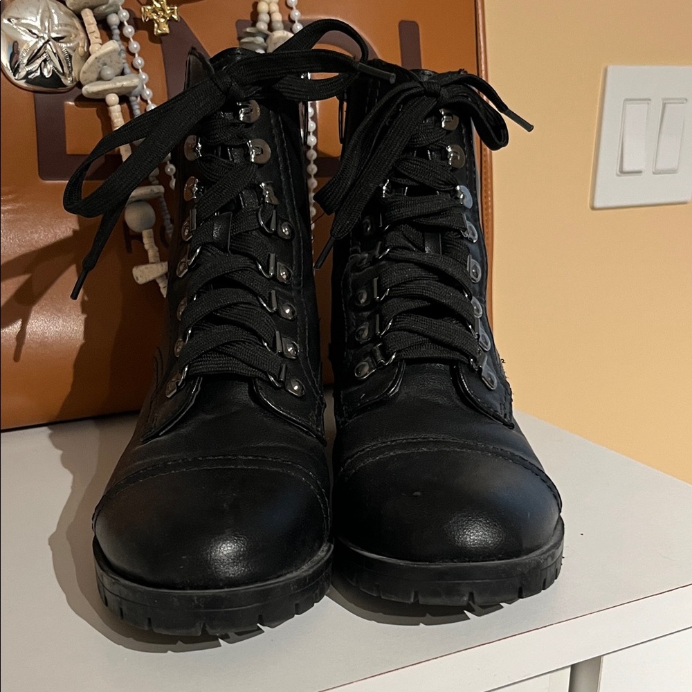 Nine West Black Lace-Up Women's Boots